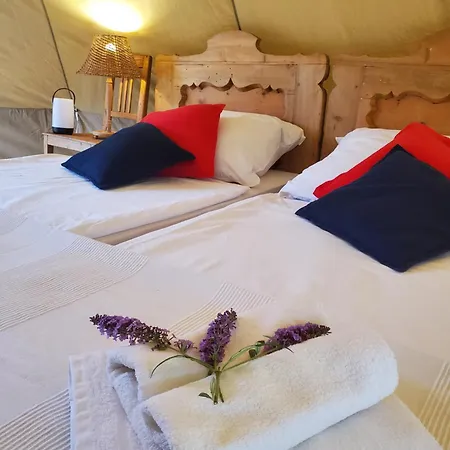 Tiszaglamping, The Belgian Hideaway Campismo de Luxo Tiszacsege