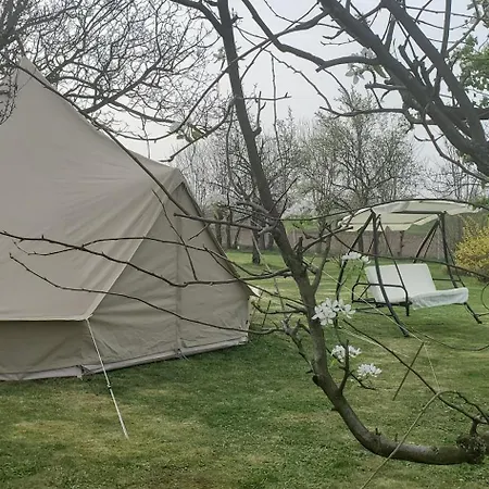 Tiszaglamping, The Belgian Hideaway *