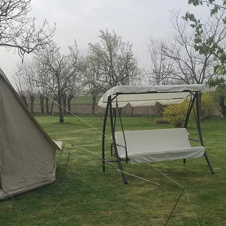 Campismo de Luxo Tiszaglamping, The Belgian Hideaway Tiszacsege
