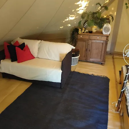 Tiszaglamping, The Belgian Hideaway Luksustelt