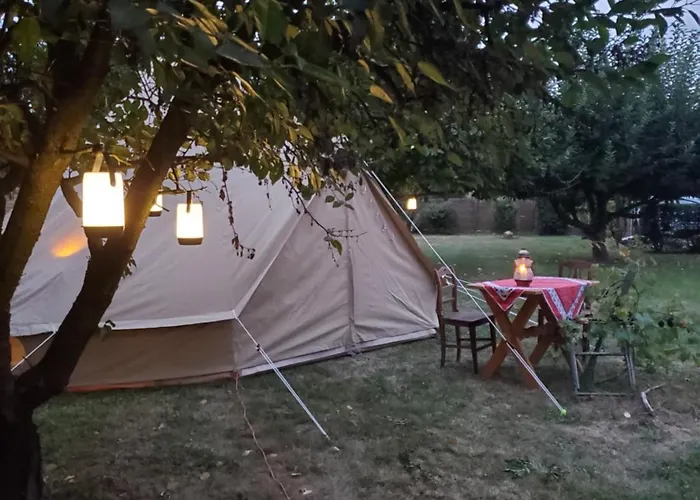 Tiszaglamping, The Belgian Hideaway خيمة فخمة