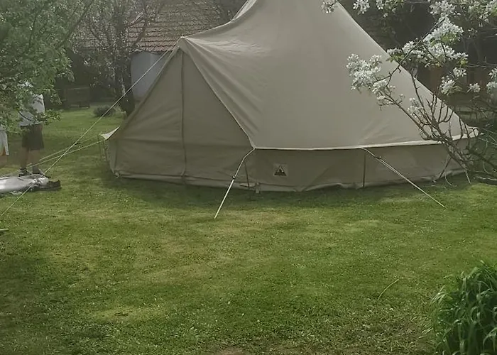 خيمة فخمة Tiszaglamping, The Belgian Hideaway Tiszacsege